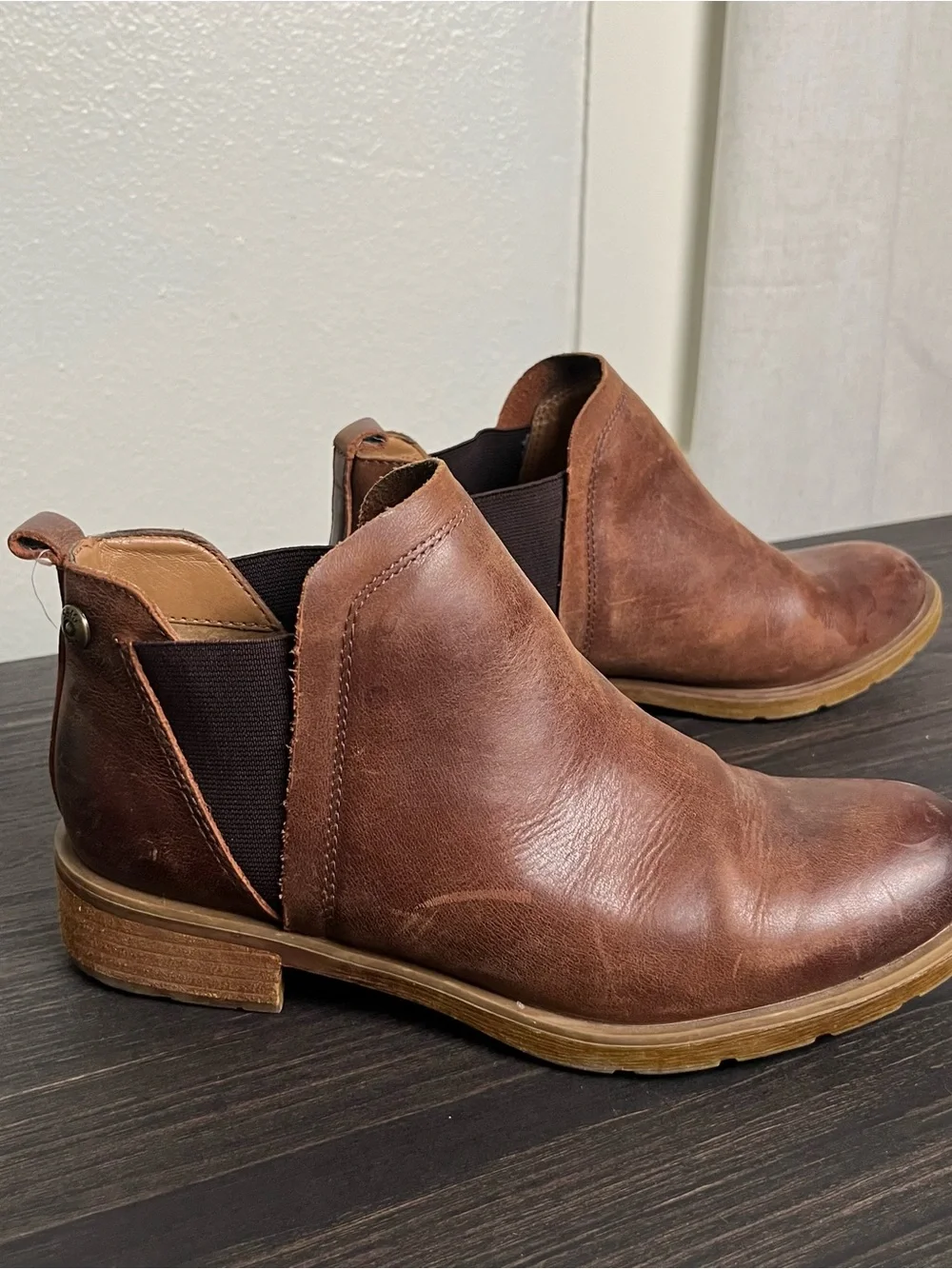 Sofft Bryanne brown leather Chelsea boots lowcut collar & stacked heel 7M